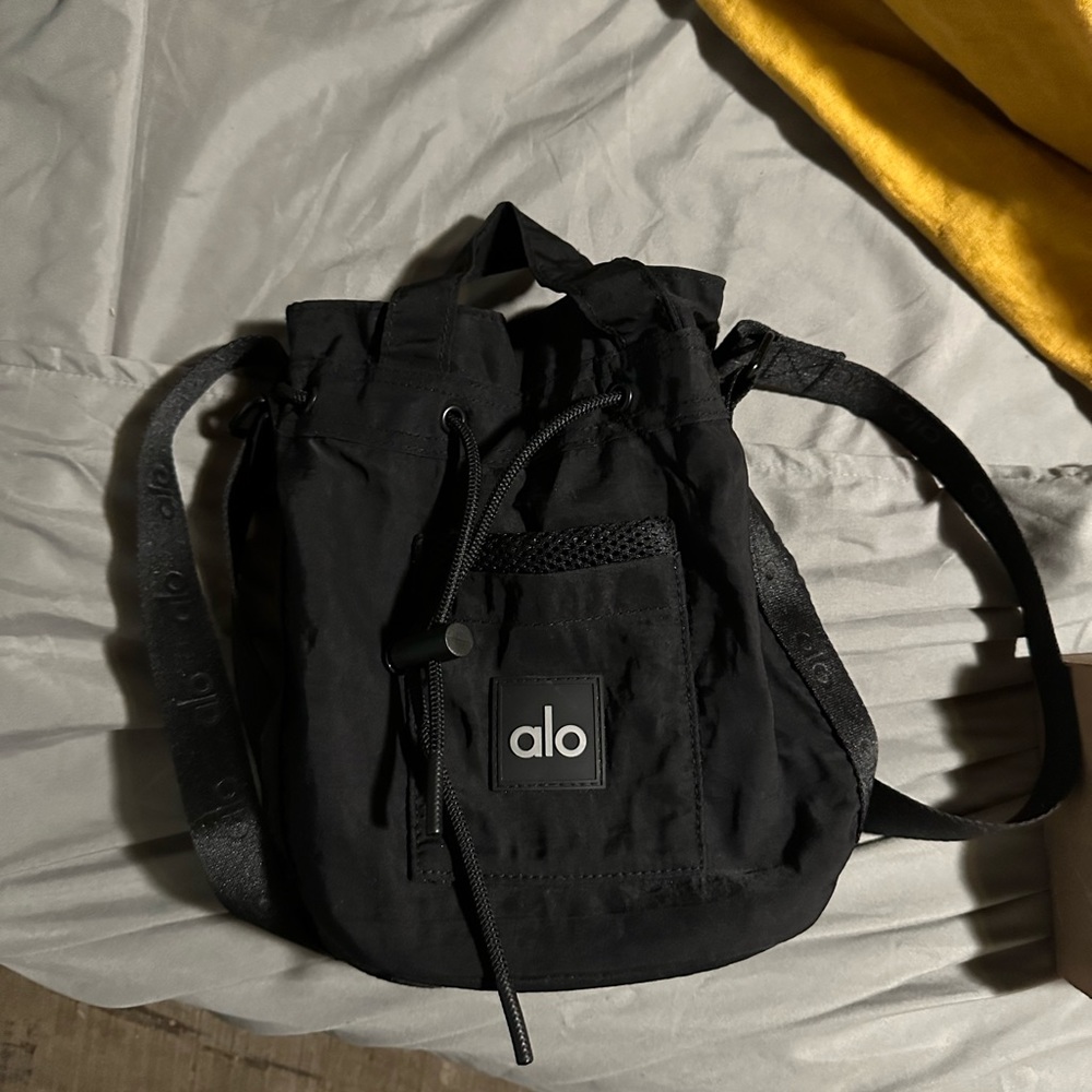 Alo bucket bag